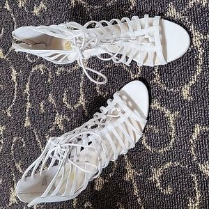 Biege lace up shoes